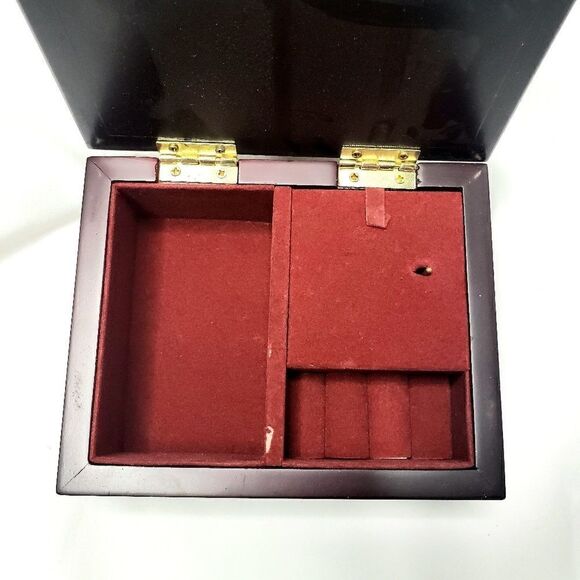Gift of Sound | Musical Tulip Jewelry Box - Picture 4 of 4